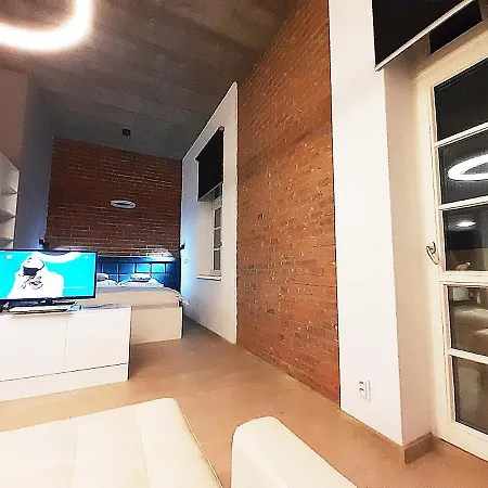 Entrez Baštová - Centre